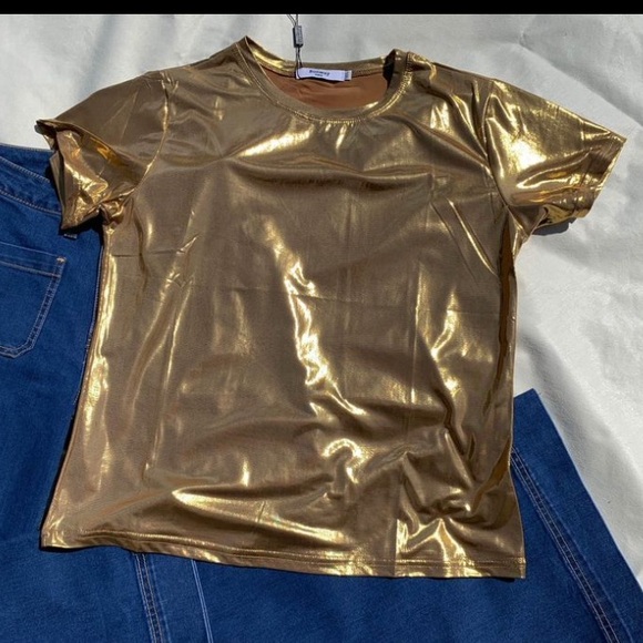 NWOT Gold metallic short sleeve top size M/L - Picture 3 of 9